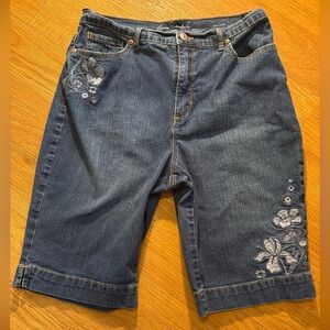 Gloria Vanderbilt Blue Denim Bermuda Embroidered Shorts Women’s Sz 10